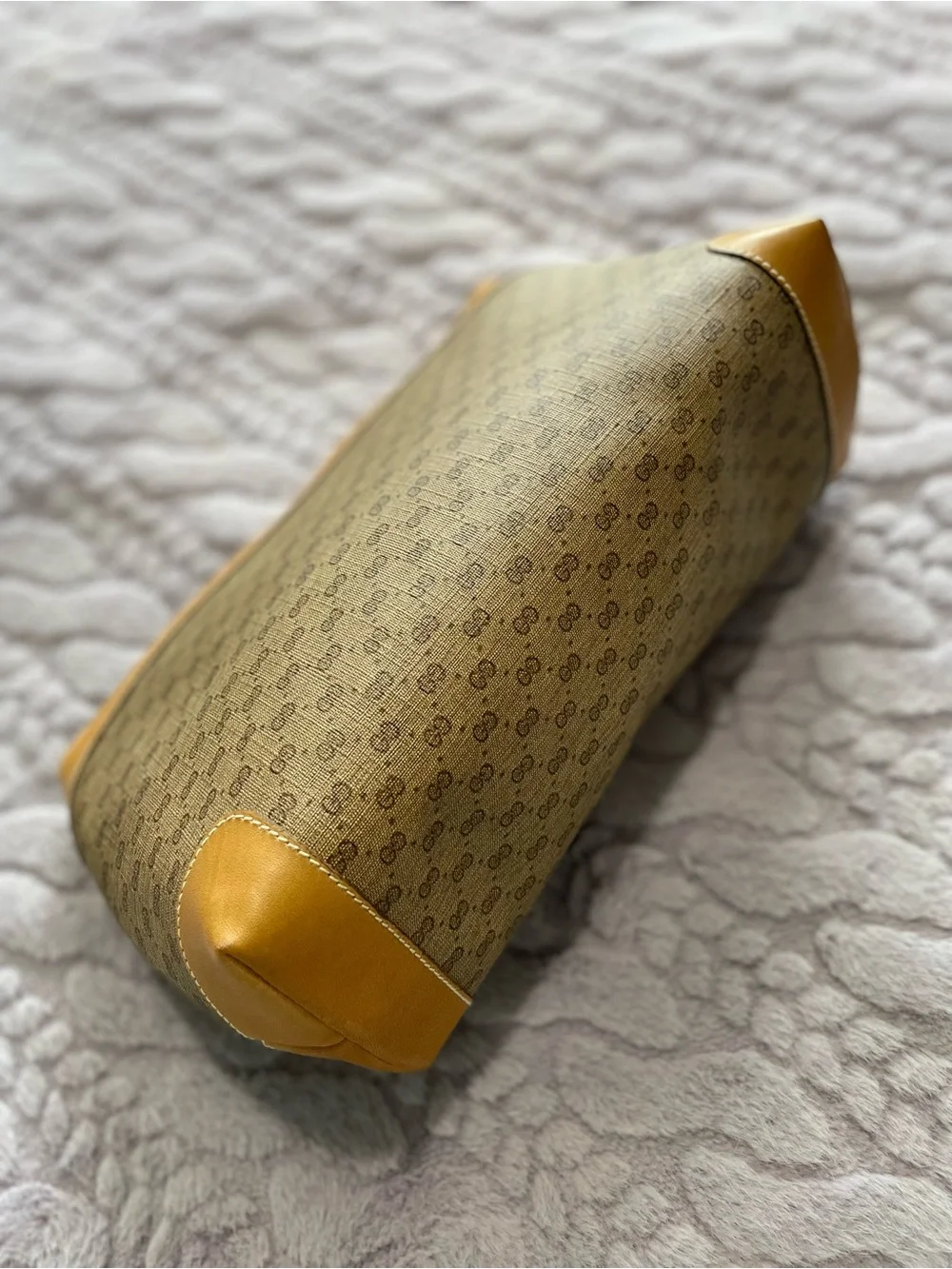 Gucci vintage pristine pouch w COA - Picture 7 of 12